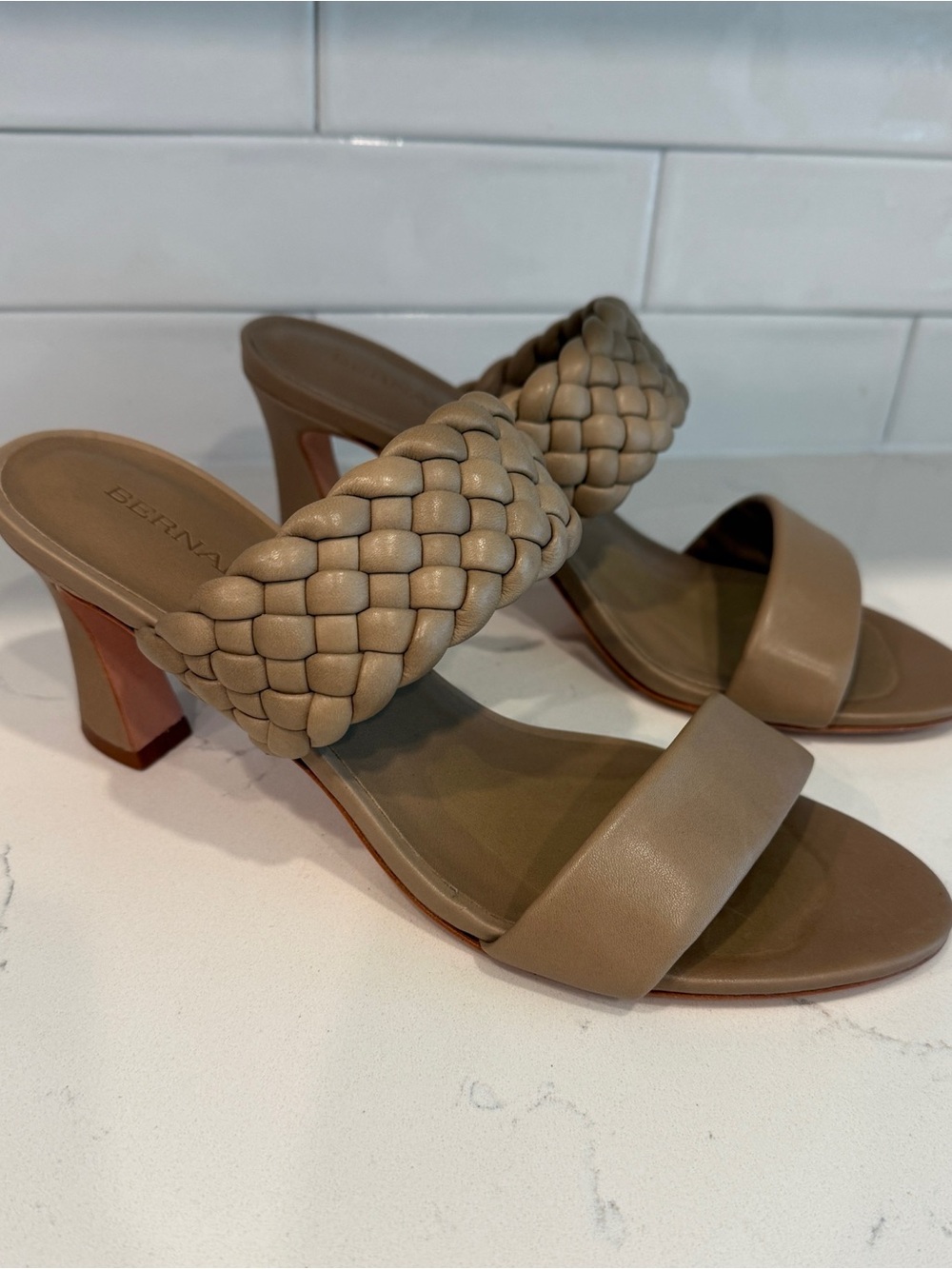 Bernardo Nyomi Braided Strap Taupe Tan Heeled Sandals Size 8 Excellent